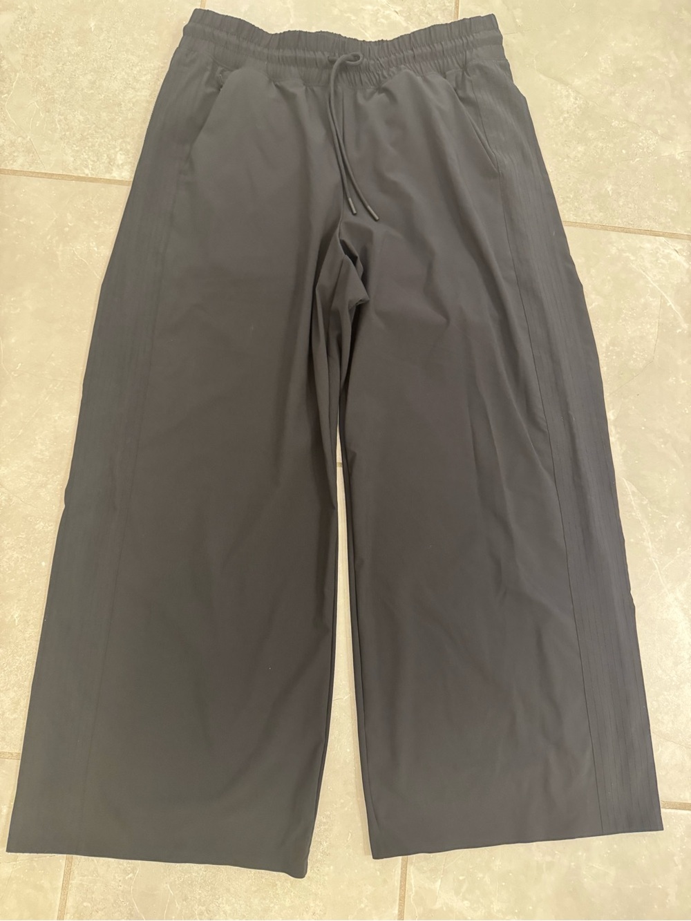 Athleta Black Wide-Leg Cropped Drawstring Pants